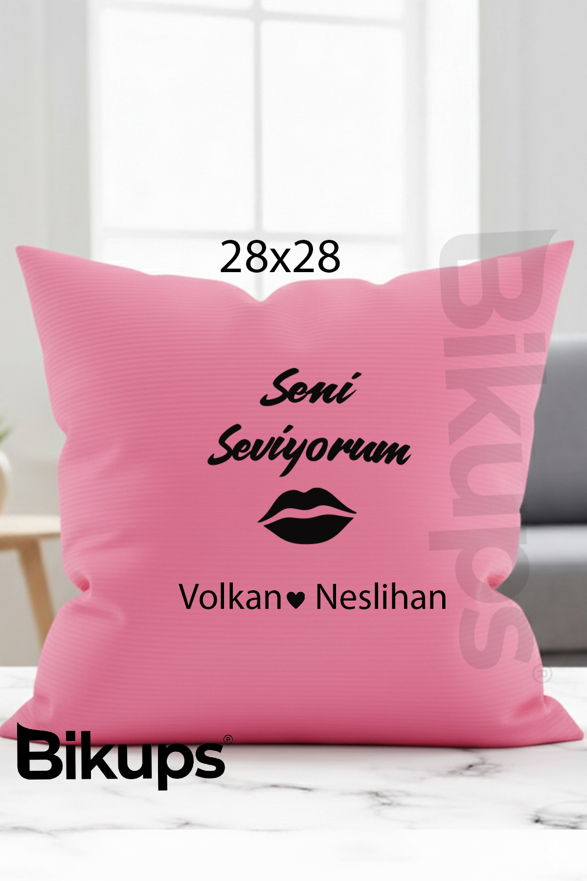 Kişiye özel isimli pembe yastık yastık 28x28