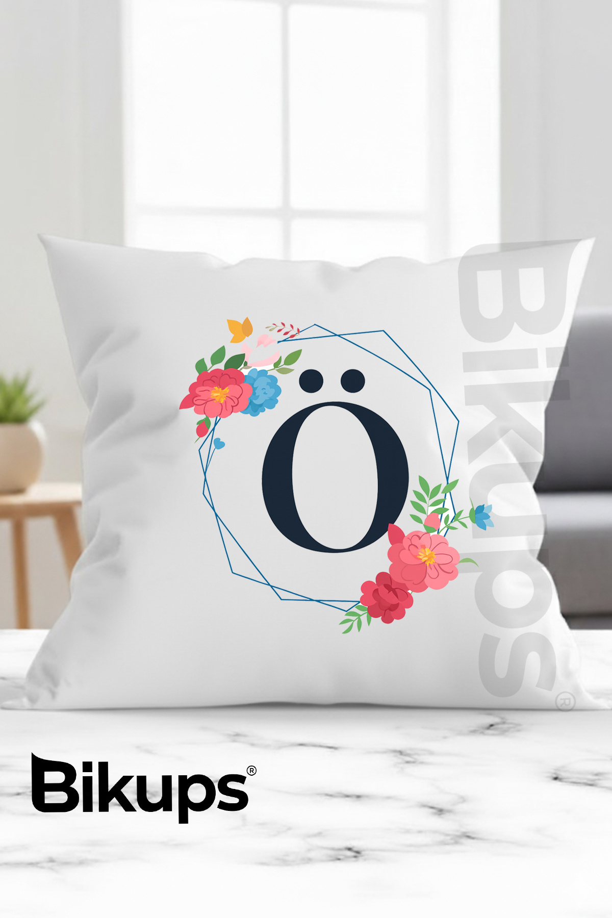 Kişiye Özel Harfli Botanik Figürlü Yastık 28x28