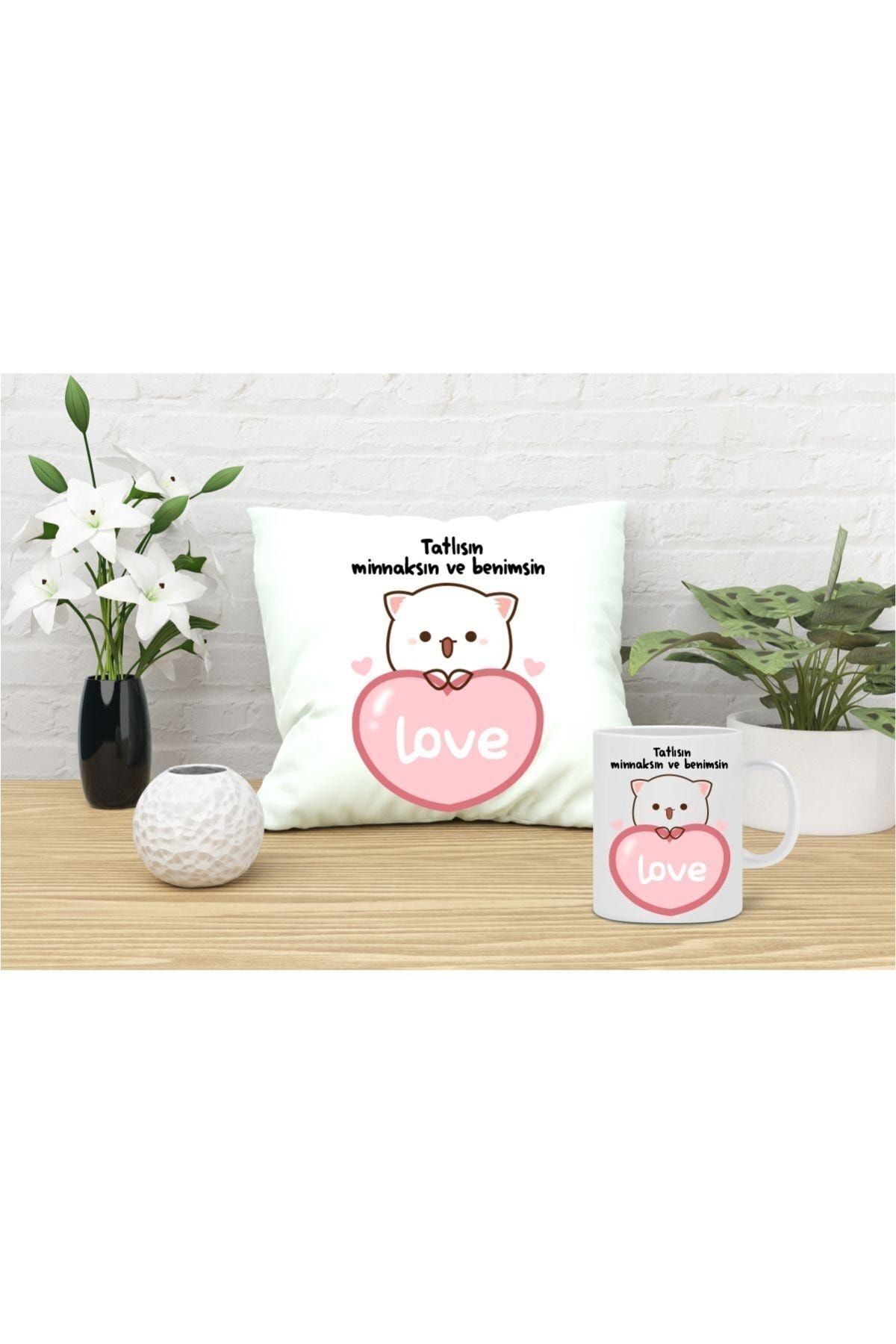 Tatlısın Minnaksın Ve Benimsin Baskılı Yastık Ve Kupa Seti (bardak Altlığı Hediyeli)