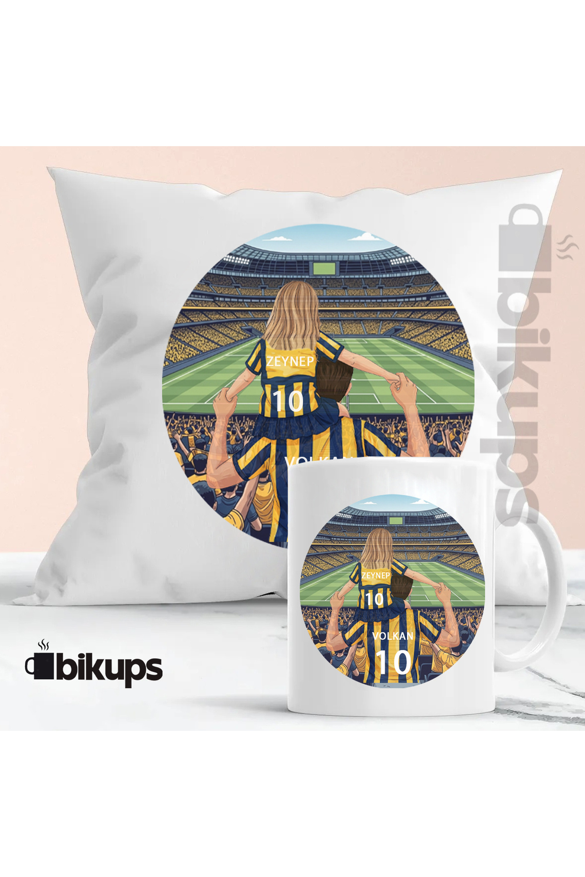 Taraftar Baba Ve Kızlarına Özel Isimli 2 Renkli Baskılı Kupa & Yastık Seti 28x28