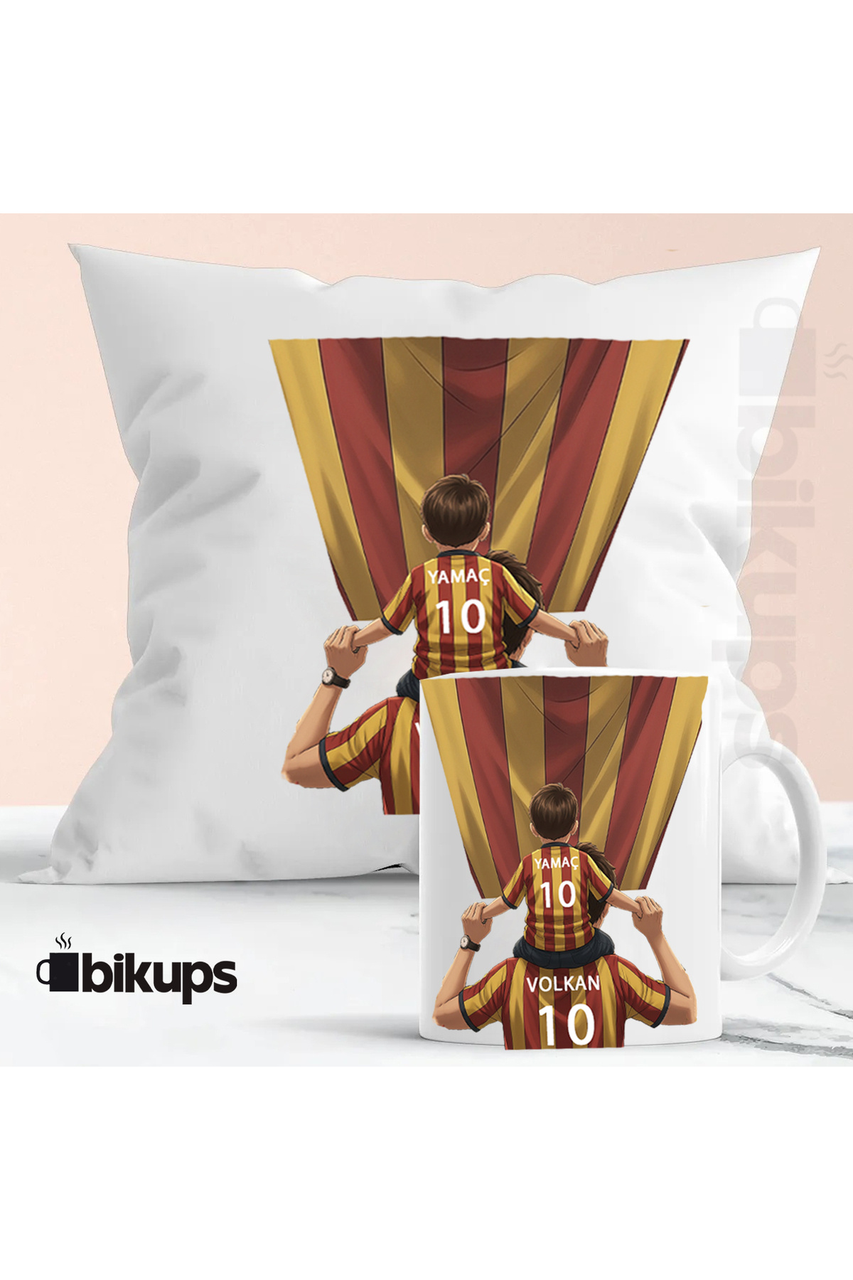 Taraftar Baba Ve Oğullara Özel Isim Baskılı Kupa & Yastık Seti