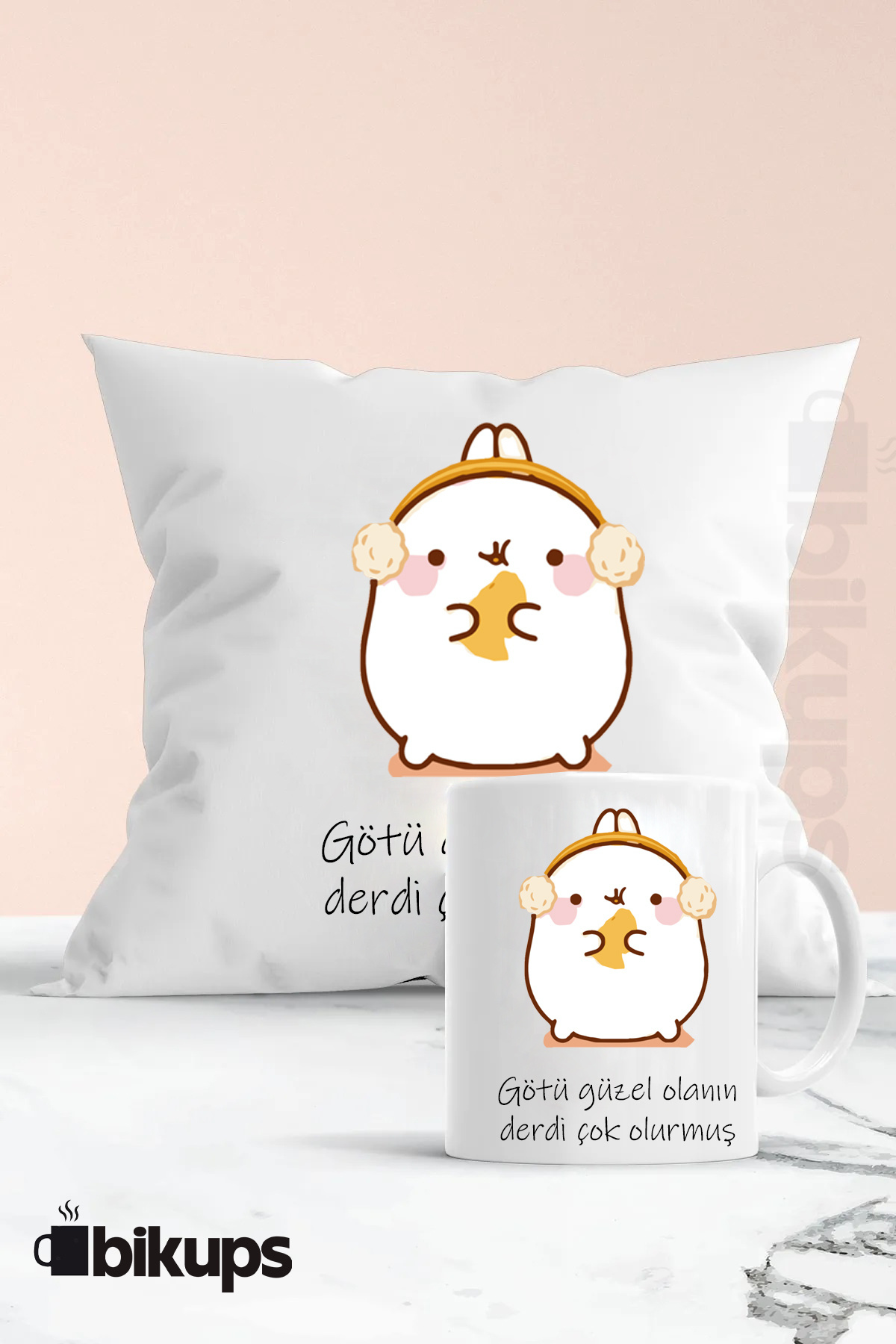 Götü Güzel Olanın Derdi Çok Olurmuş Baskılı Kupa ve Yastık Seti 28x28