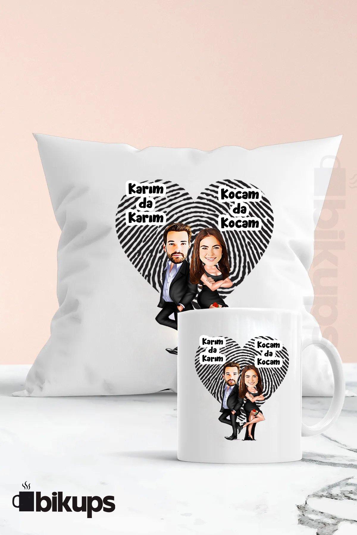 Karımda karım kocamda kocam karikatür kupa ve yastık seti