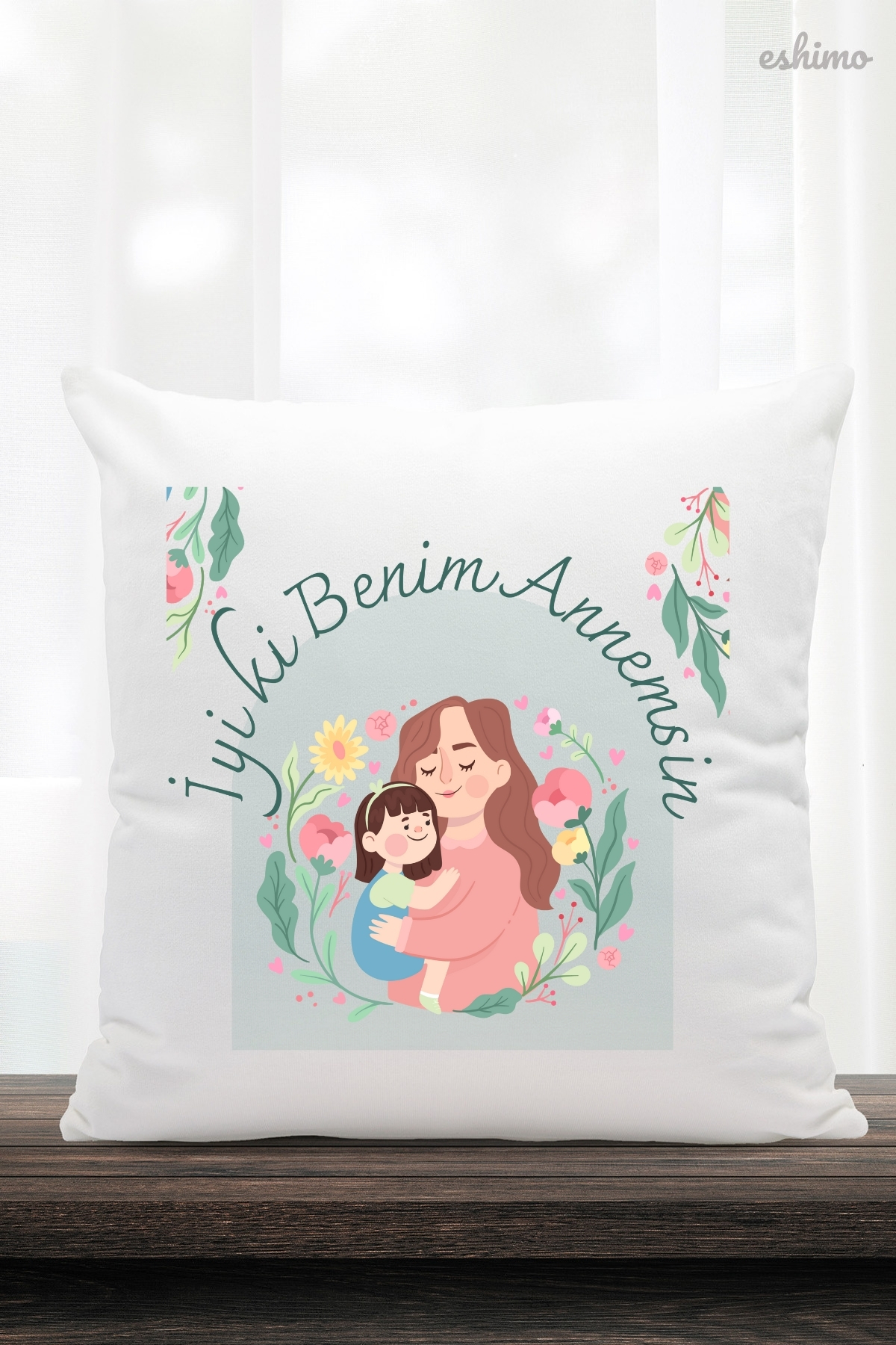 "iyi Ki Benim Annemsin" Yazılı Renkli Baskılı Anneler Günü Için Hediyelik Yastık